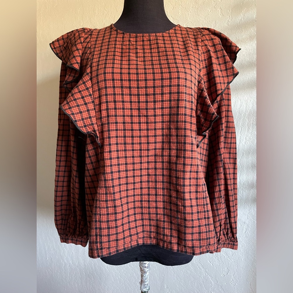 5 for $35 Madewell ruffle shoulders top